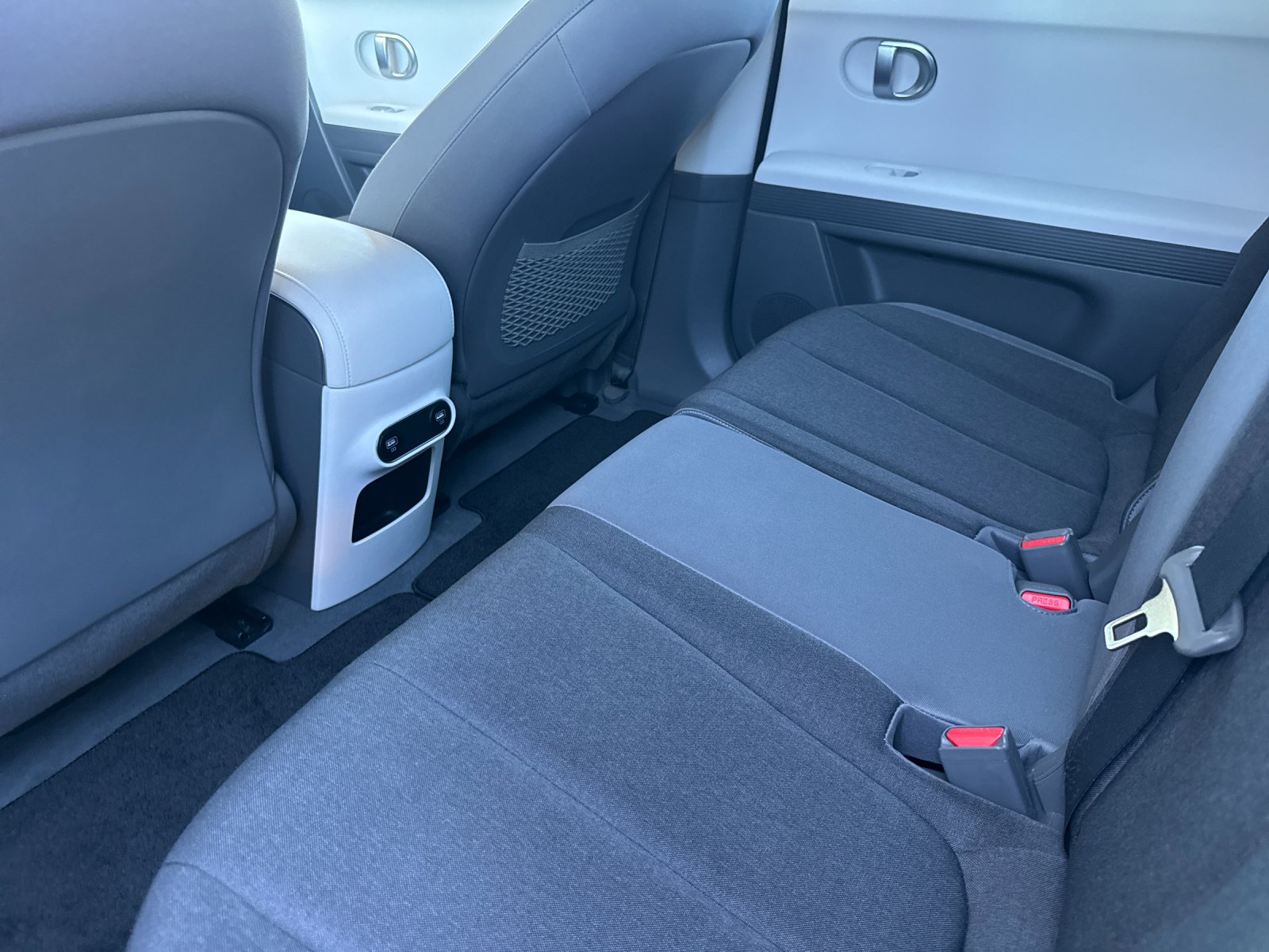 Used 2024 Gray Hyundai SEL image 11