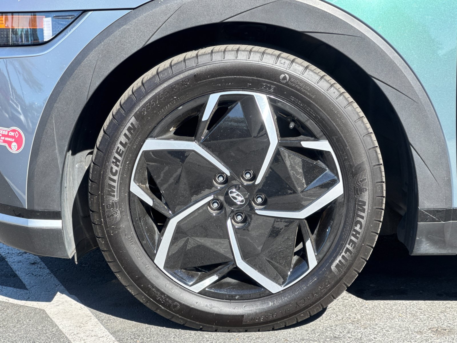 Used 2024 Green Hyundai SEL image 25
