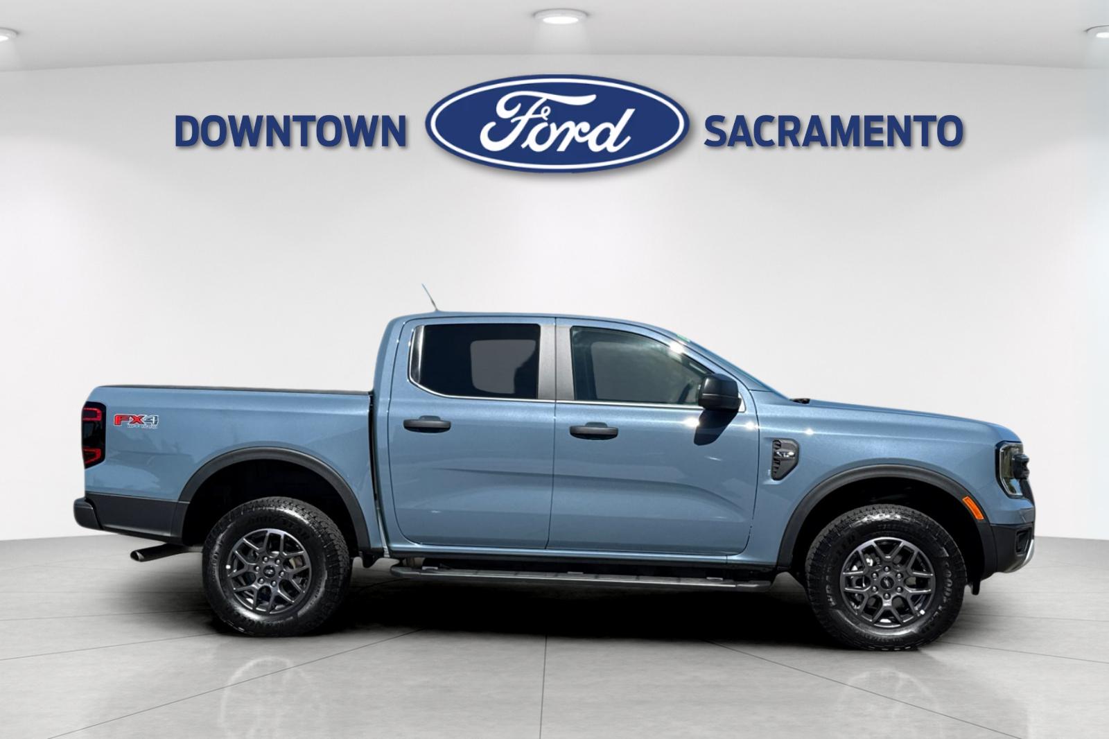 New 2025 Azure Gray Metallic Ford XLT image 10