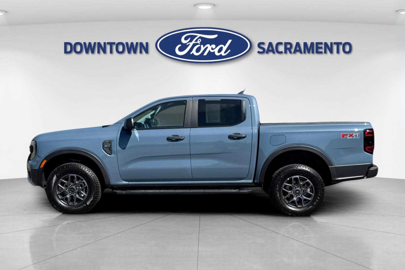 New 2025 Azure Gray Metallic Ford XLT image 7