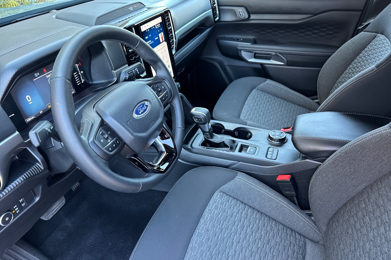 New 2025 Azure Gray Metallic Ford XLT image 15