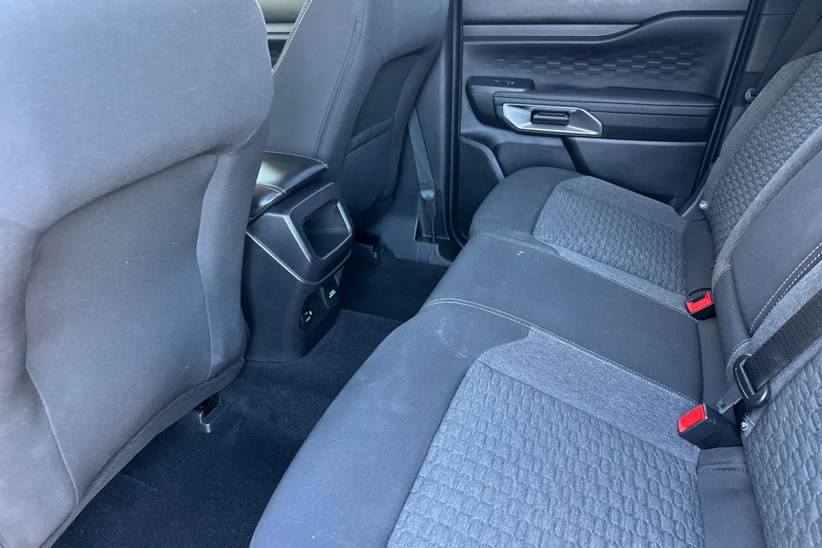 New 2025 Azure Gray Metallic Ford XLT image 6