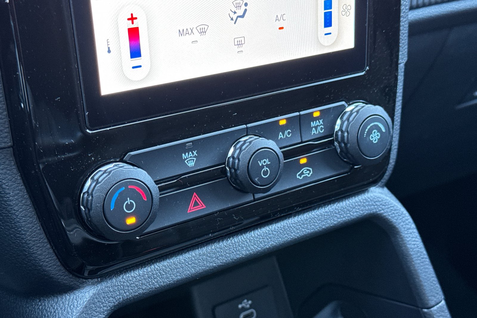 New 2025 Azure Gray Metallic Ford XLT image 24