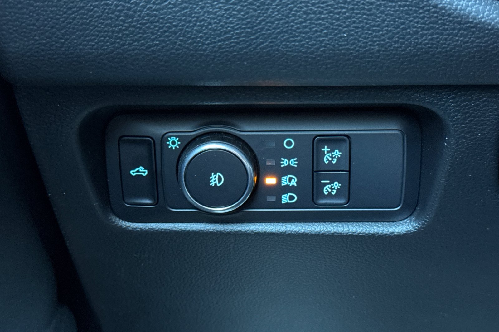 New 2025 Azure Gray Metallic Ford XLT image 30
