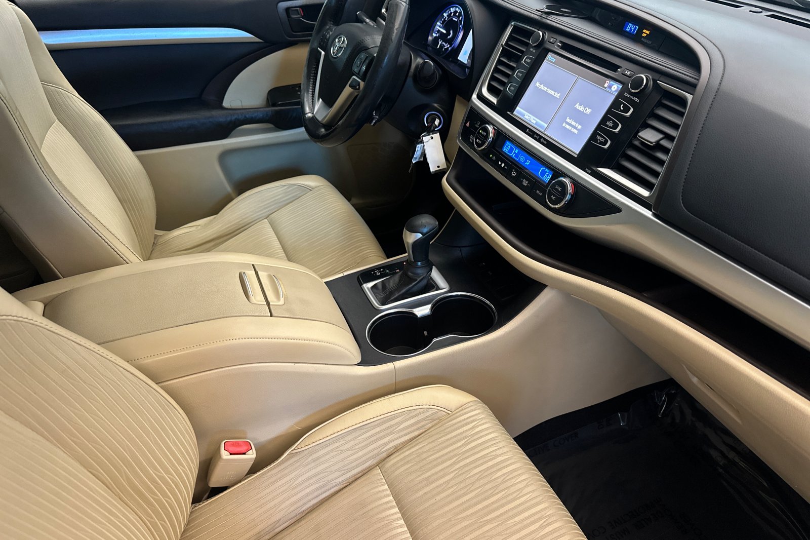 Used 2016 Gray Toyota LE Plus V6 image 17