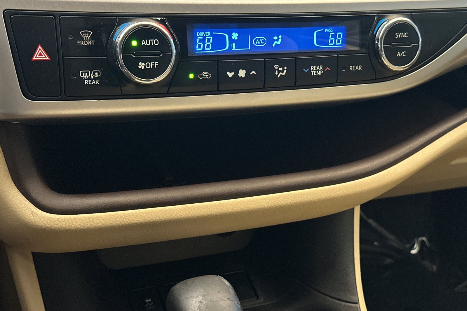 Used 2016 Gray Toyota LE Plus V6 image 21