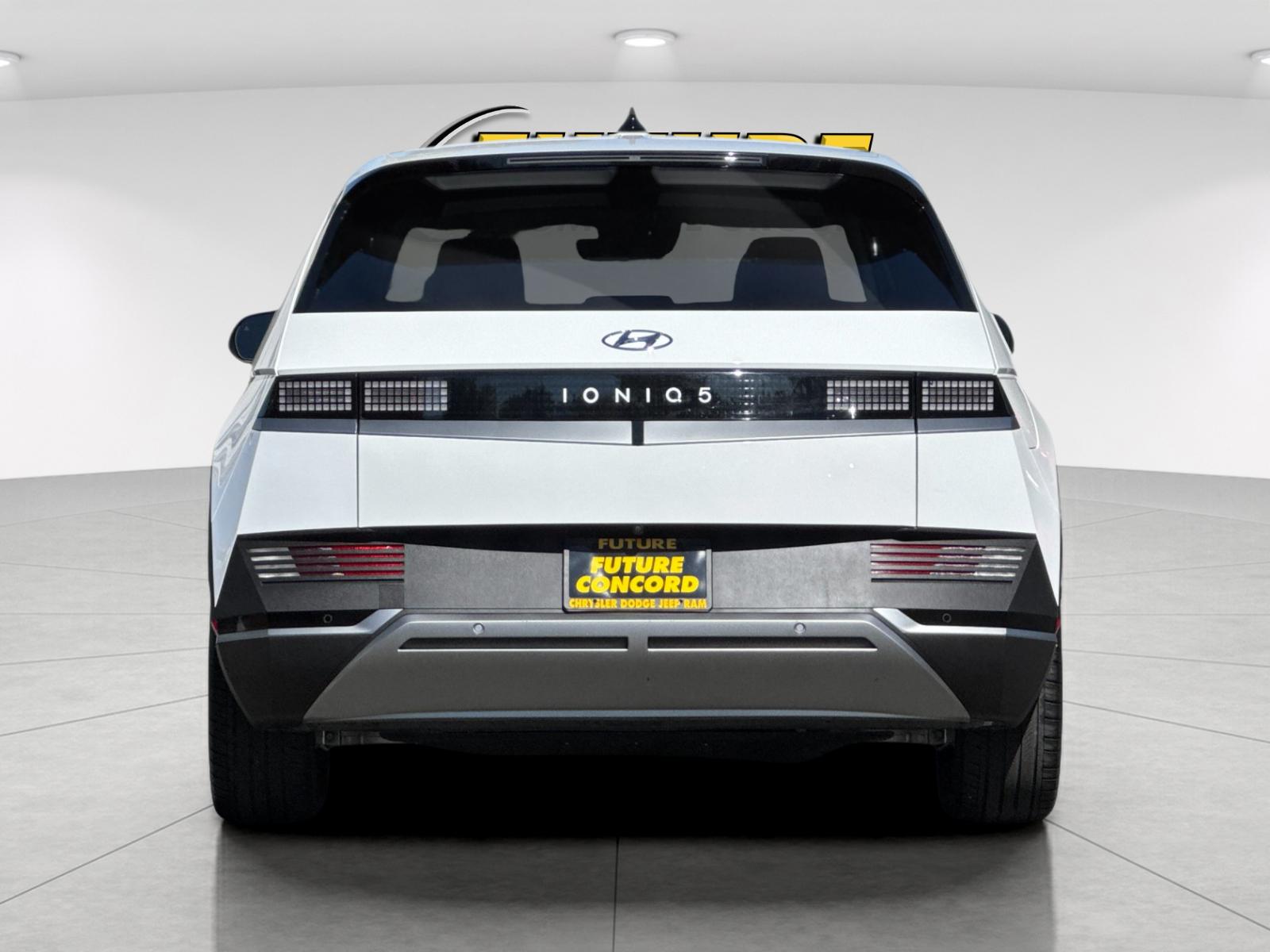 Used 2024 White Hyundai SEL image 5