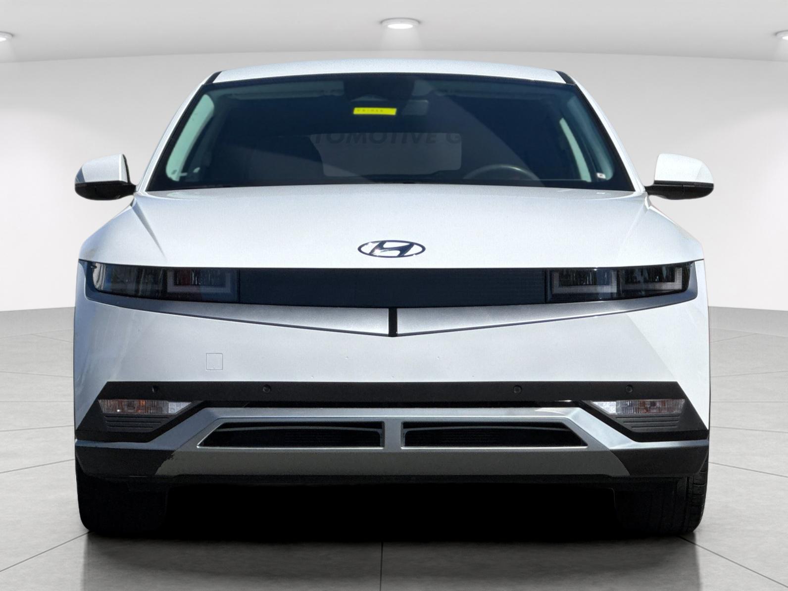 Used 2024 White Hyundai SEL image 9