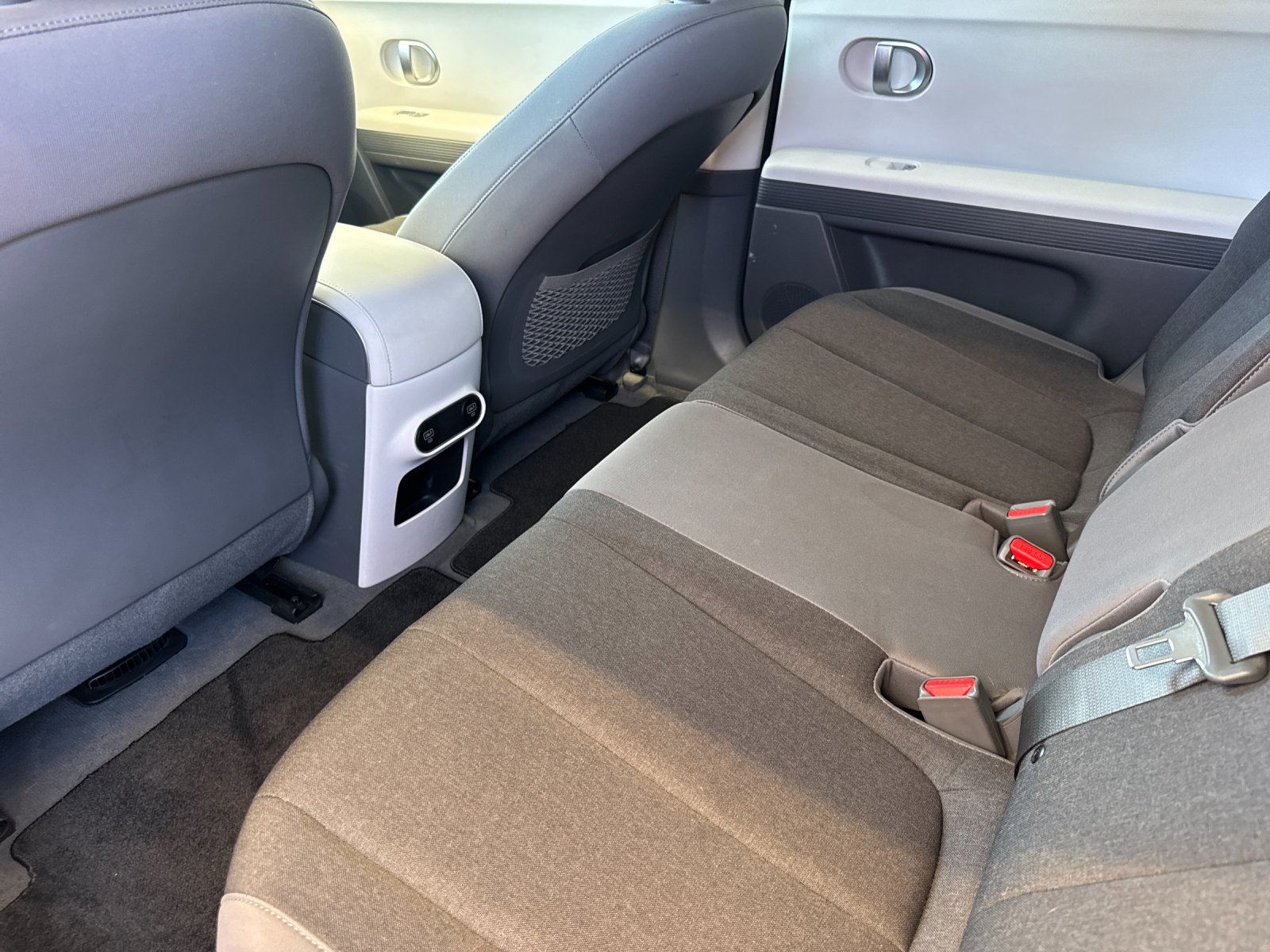 Used 2024 White Hyundai SEL image 12