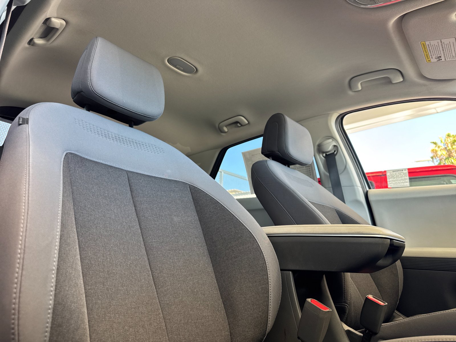 Used 2024 White Hyundai SEL image 17