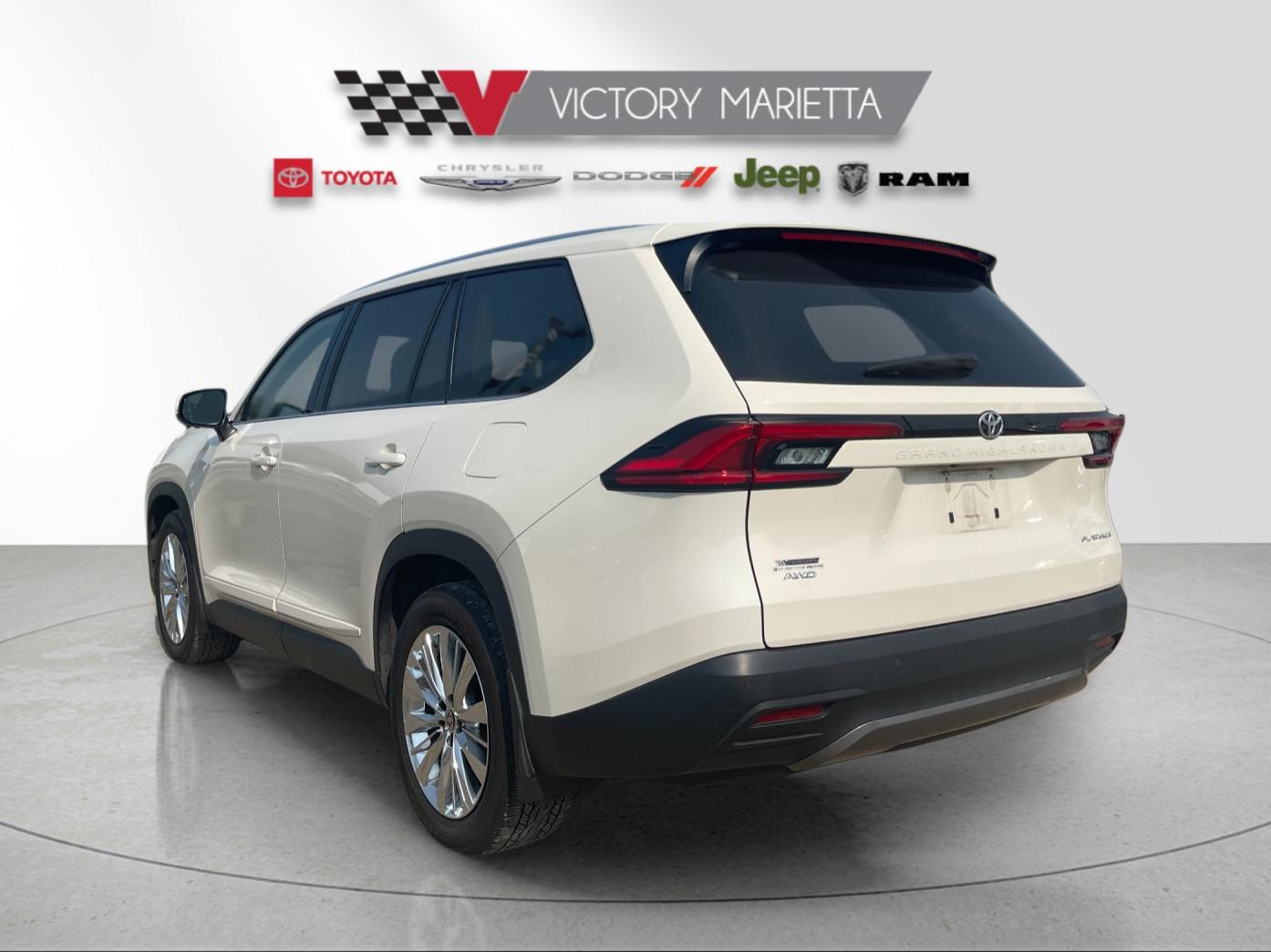 Used 2024 White Toyota Platinum image 3