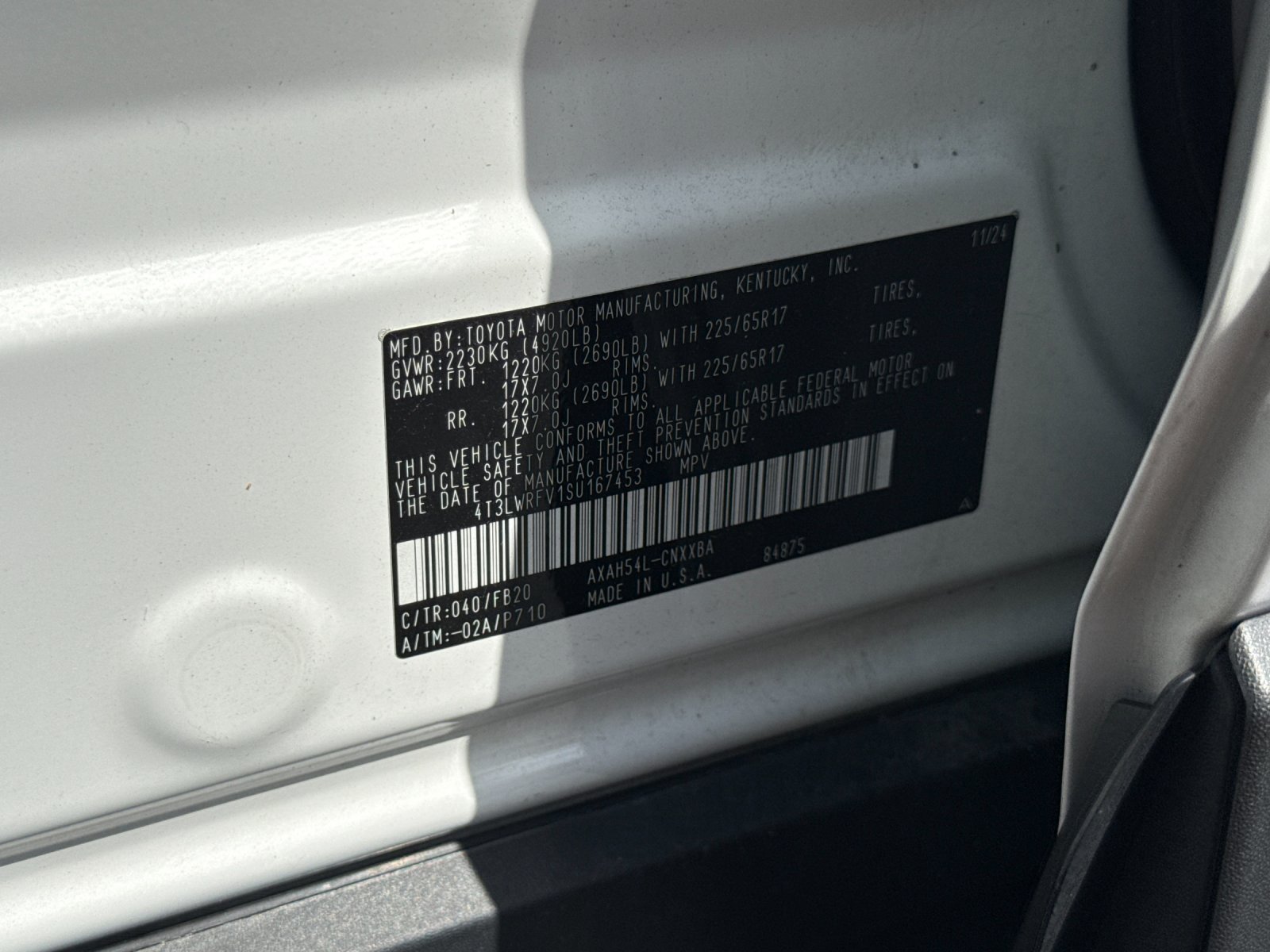 Used 2025 White Toyota LE image 30