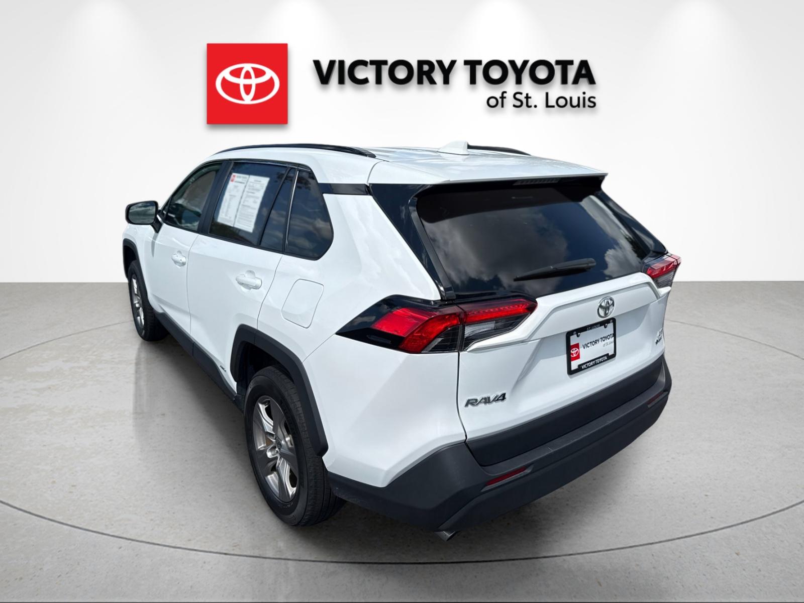 Used 2025 White Toyota LE image 5