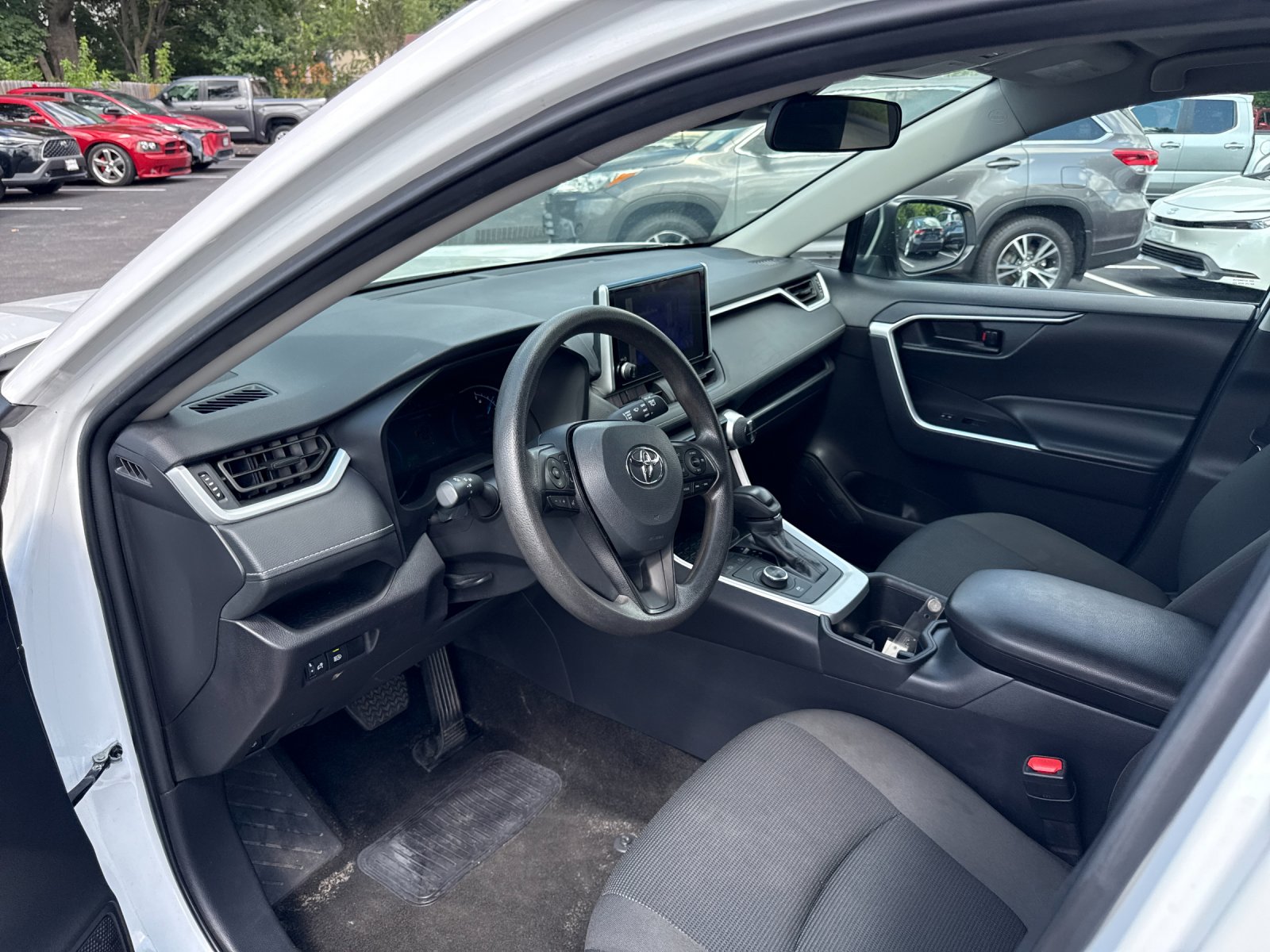 Used 2025 White Toyota LE image 10