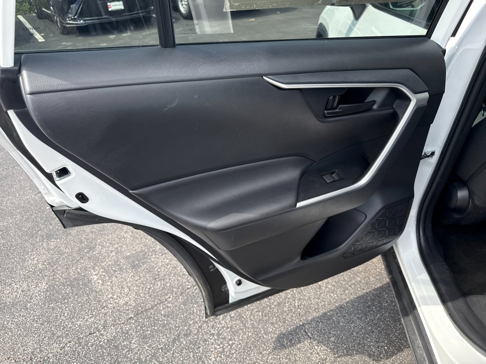 Used 2025 White Toyota LE image 22