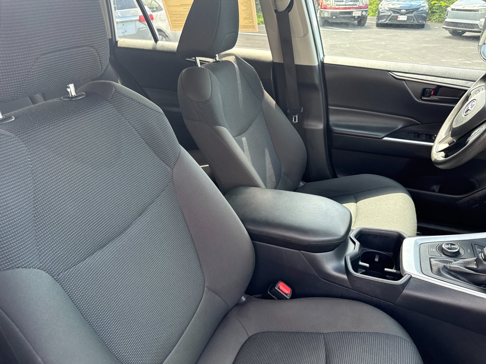 Used 2025 White Toyota LE image 26