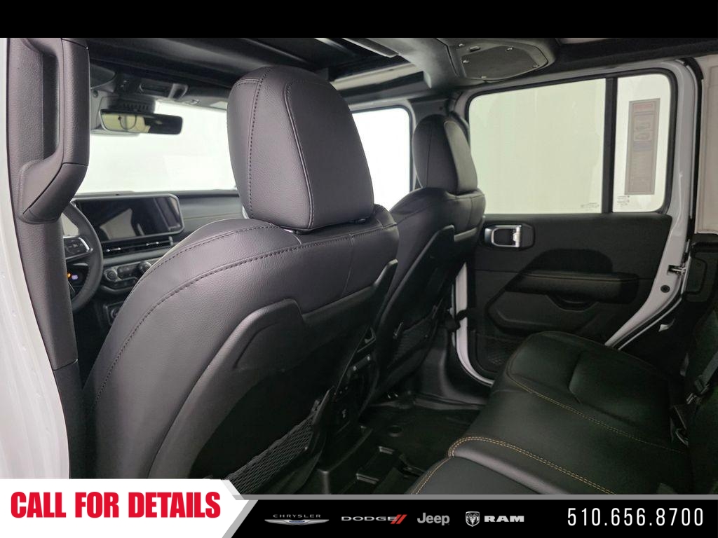 New 2026 Bright White Clear-Coat Exterior Paint Jeep Sahara image 12