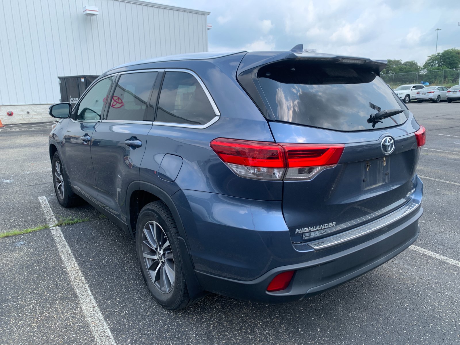 Used 2019 Blue Toyota XLE image 5