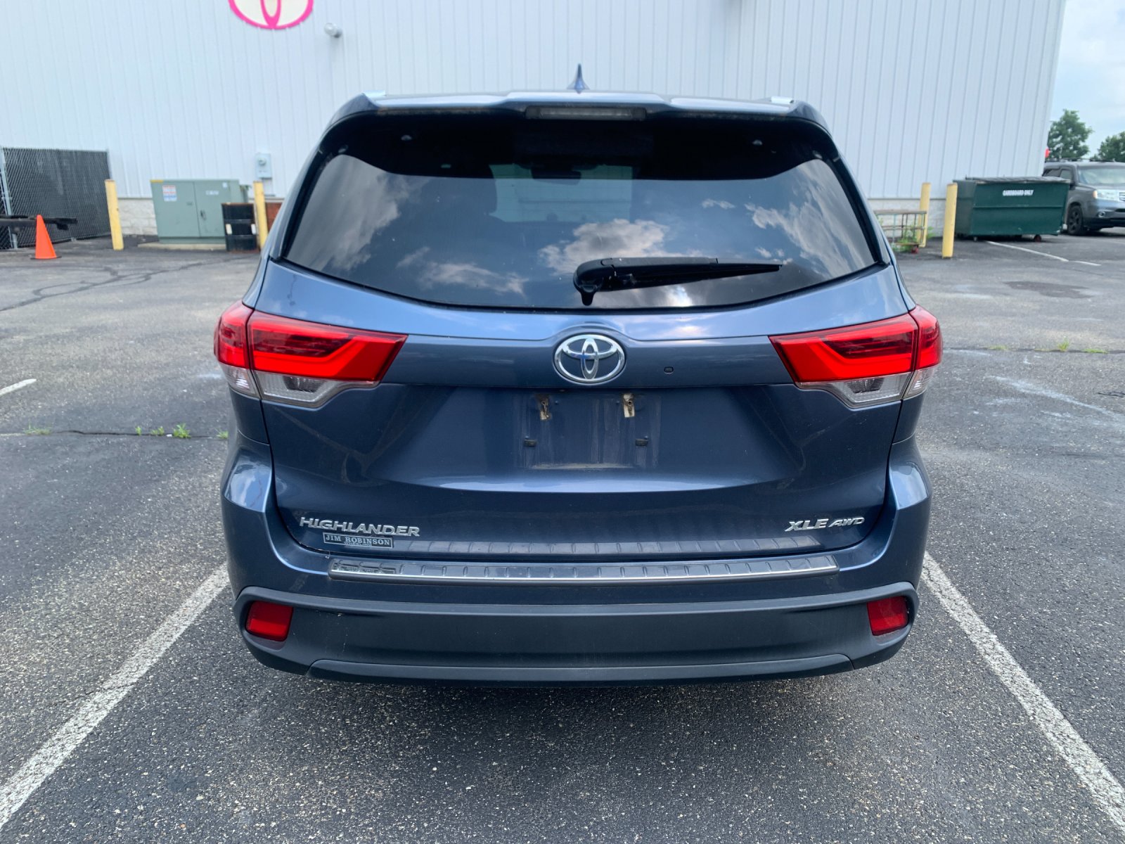 Used 2019 Blue Toyota XLE image 4