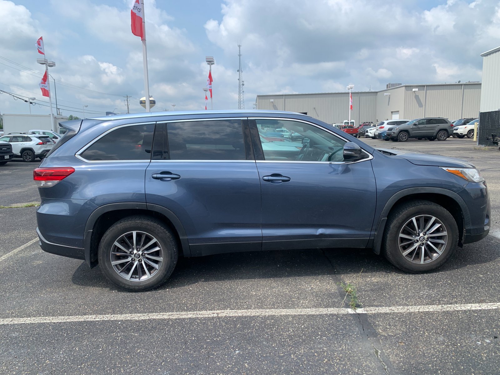 Used 2019 Blue Toyota XLE image 2