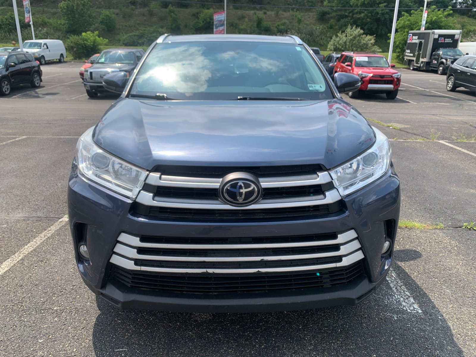 Used 2019 Blue Toyota XLE image 8