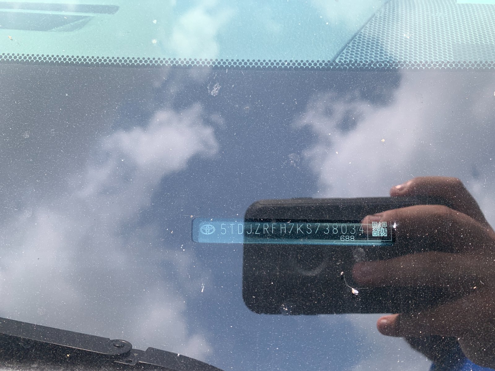 Used 2019 Blue Toyota XLE image 9
