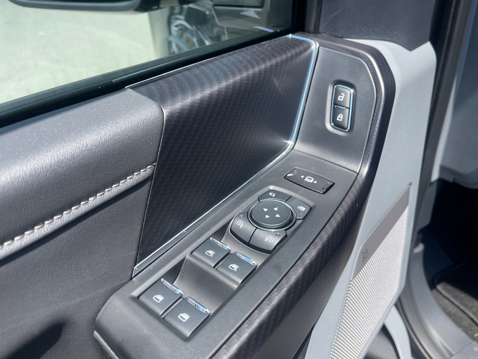 New 2026 Gray Ford XLT image 12