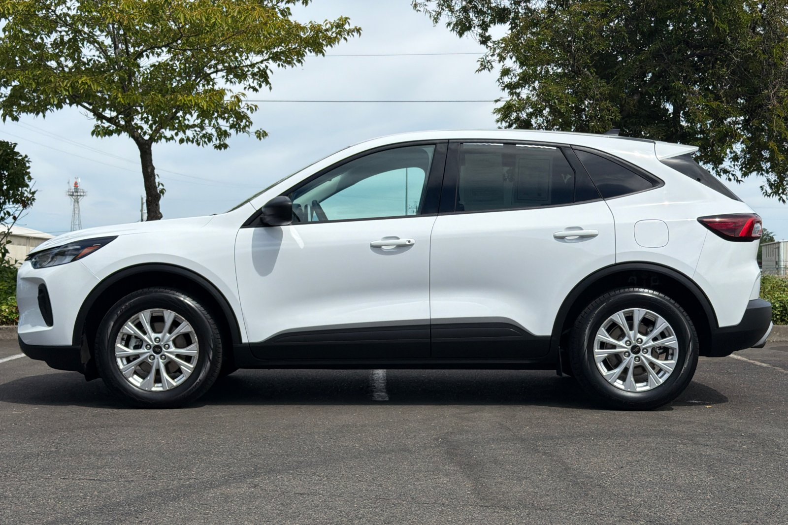 Used 2025 Oxford White Ford Active image 7