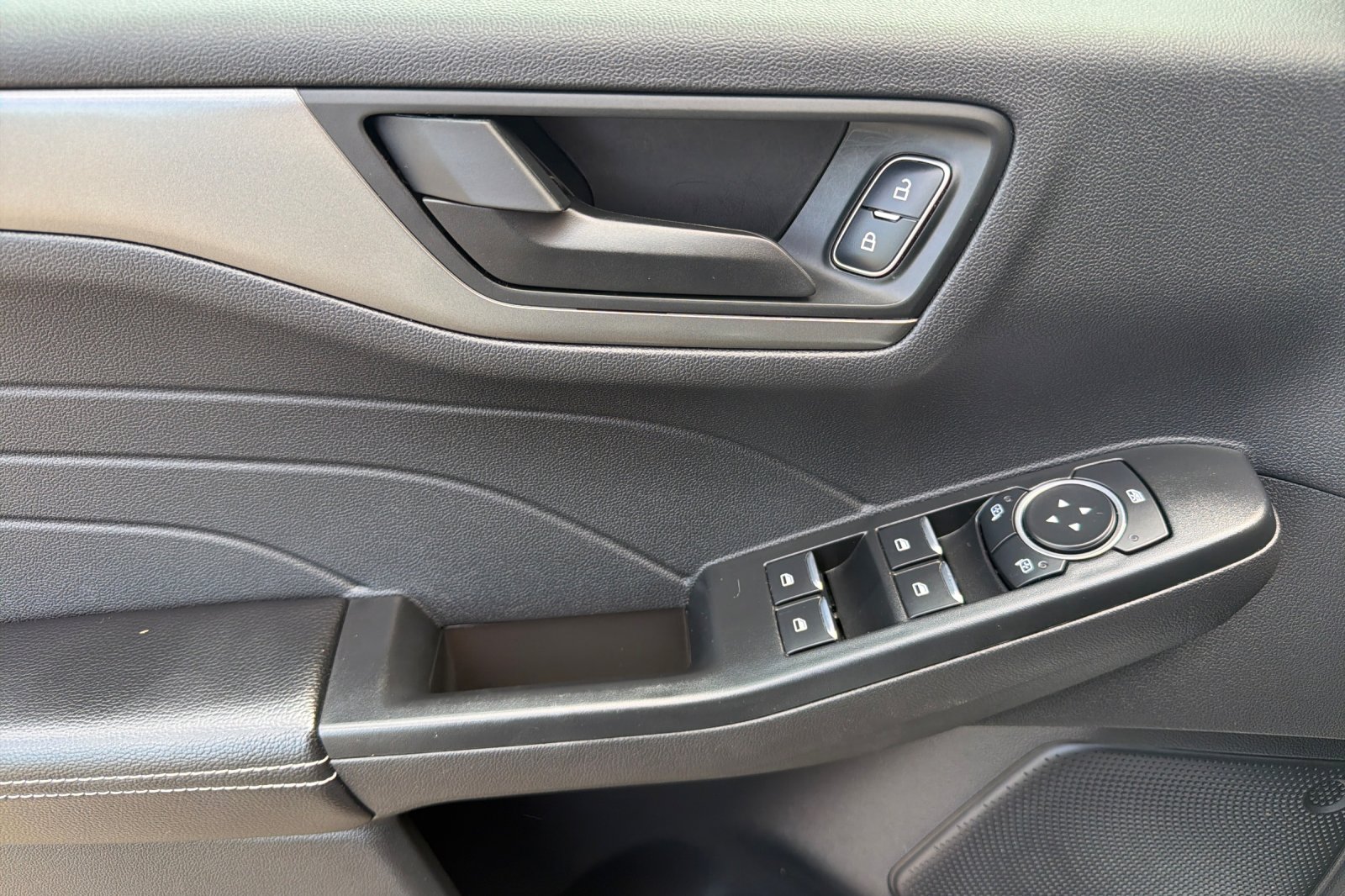 Used 2025 Oxford White Ford Active image 11
