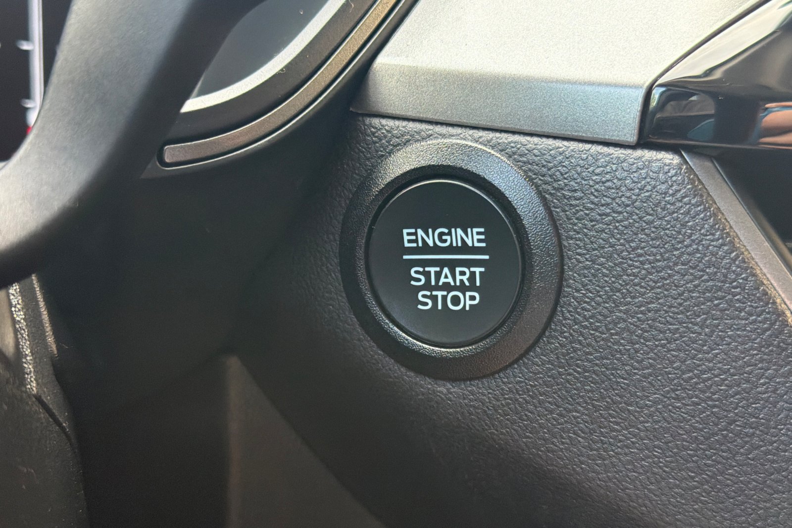 Used 2025 Oxford White Ford Active image 22