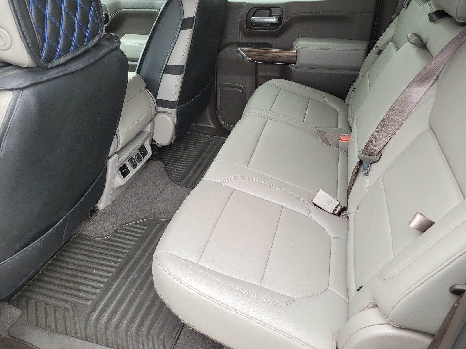 Used 2020 White Chevrolet LT image 12
