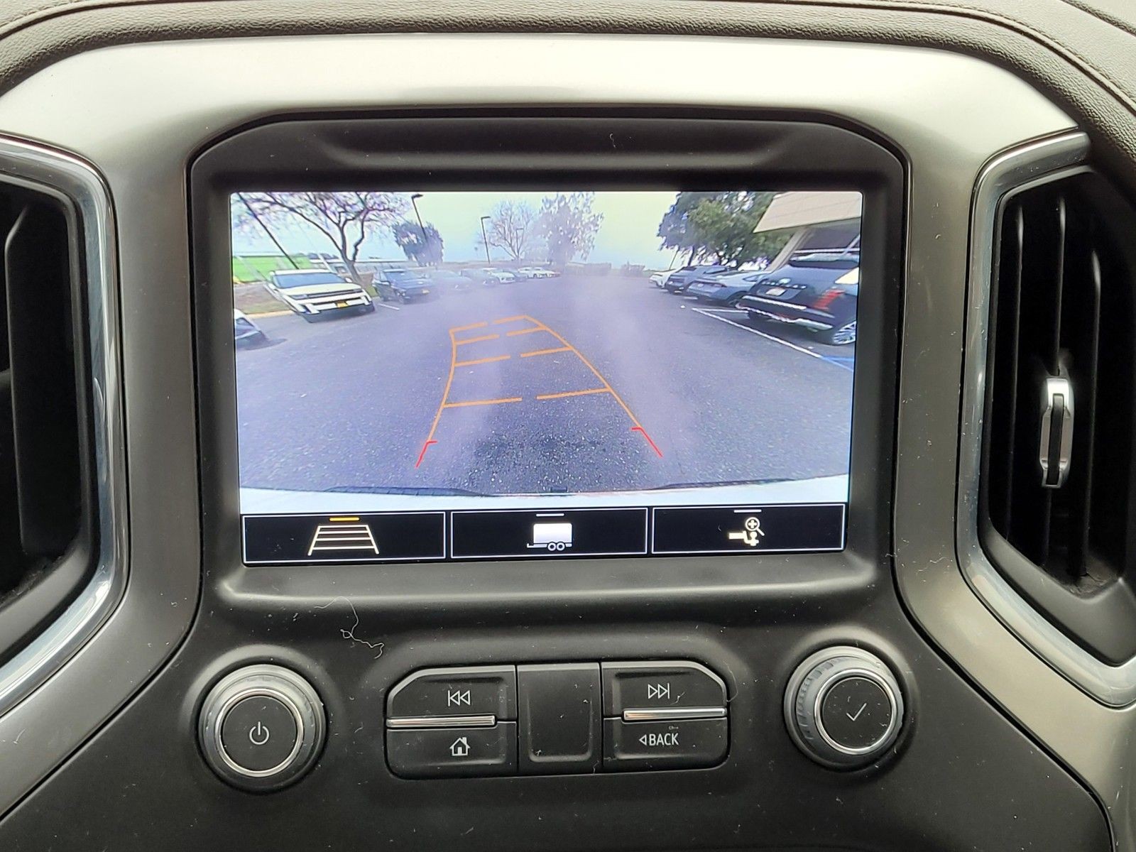 Used 2020 White Chevrolet LT image 17