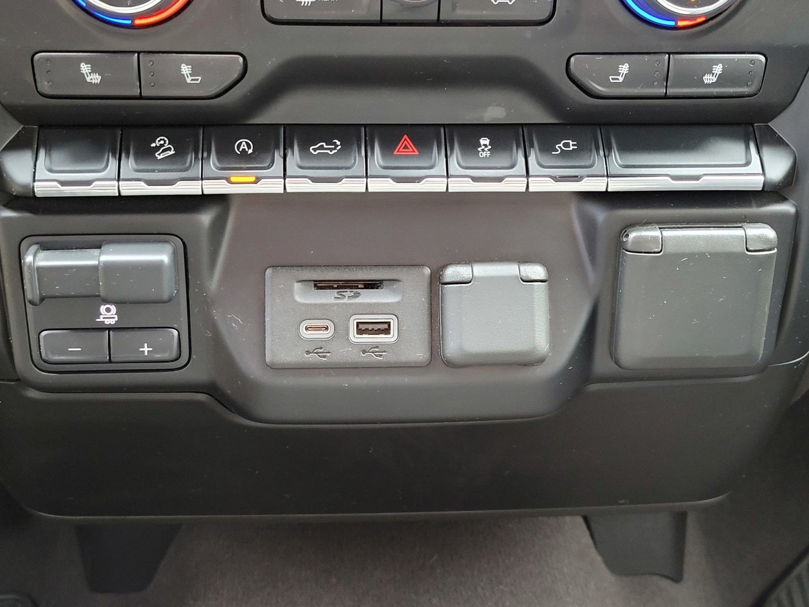 Used 2020 White Chevrolet LT image 20
