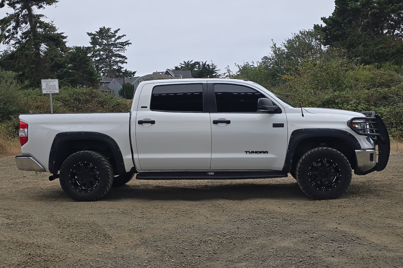 Used 2018 White Toyota SR5 image 3