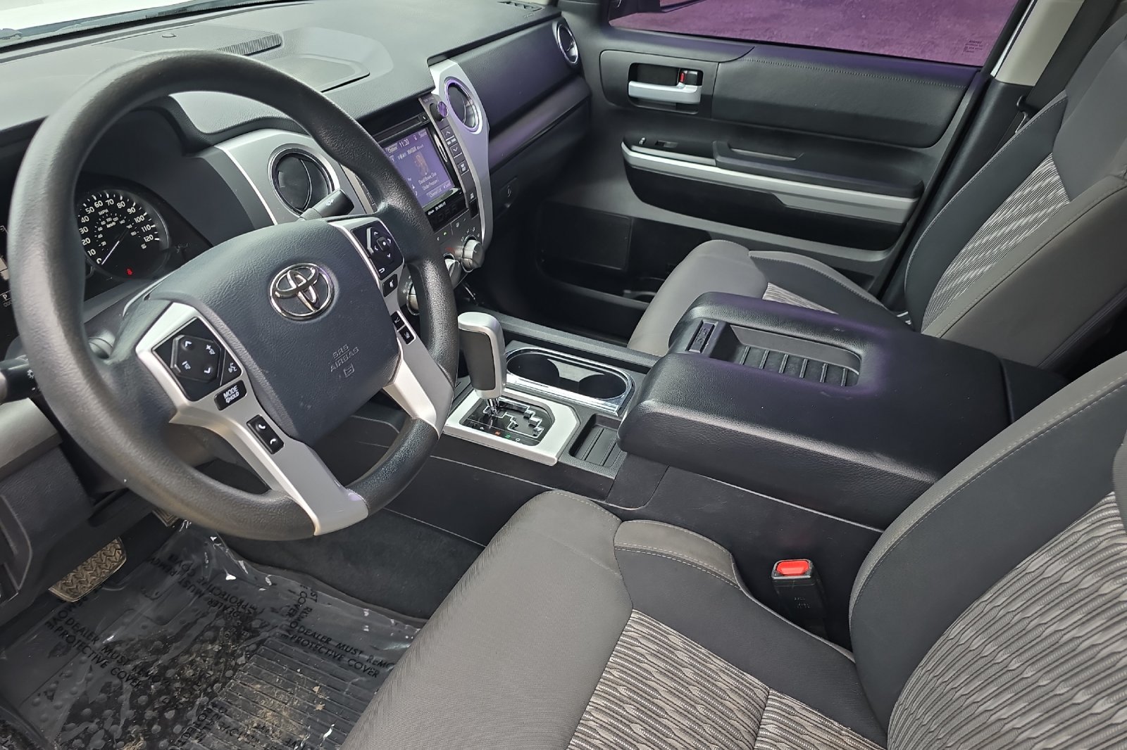 Used 2018 White Toyota SR5 image 7