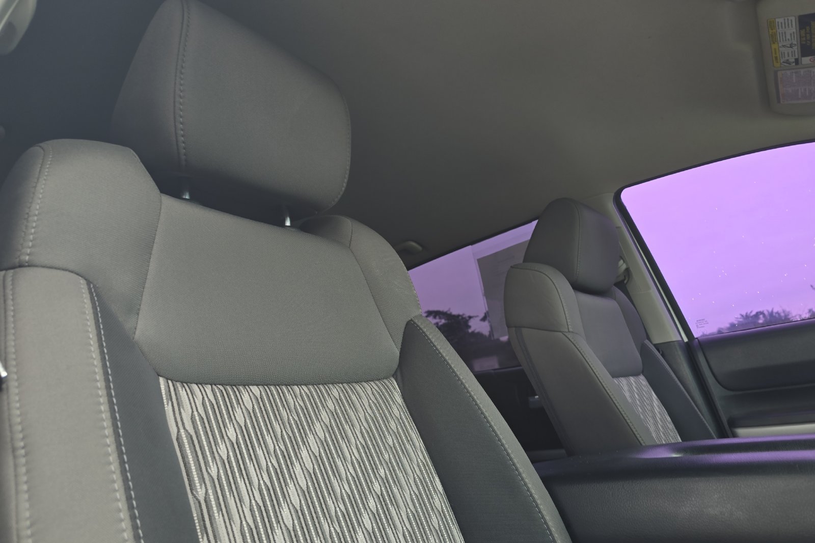 Used 2018 White Toyota SR5 image 13