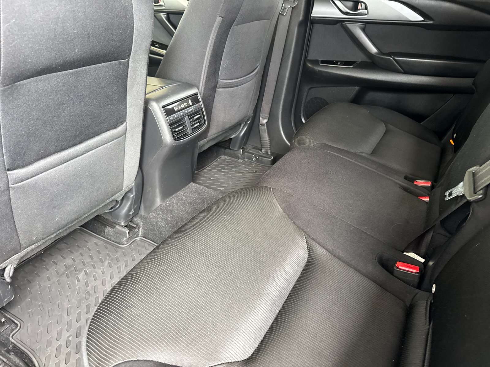 Used 2018 White Mazda Sport image 11