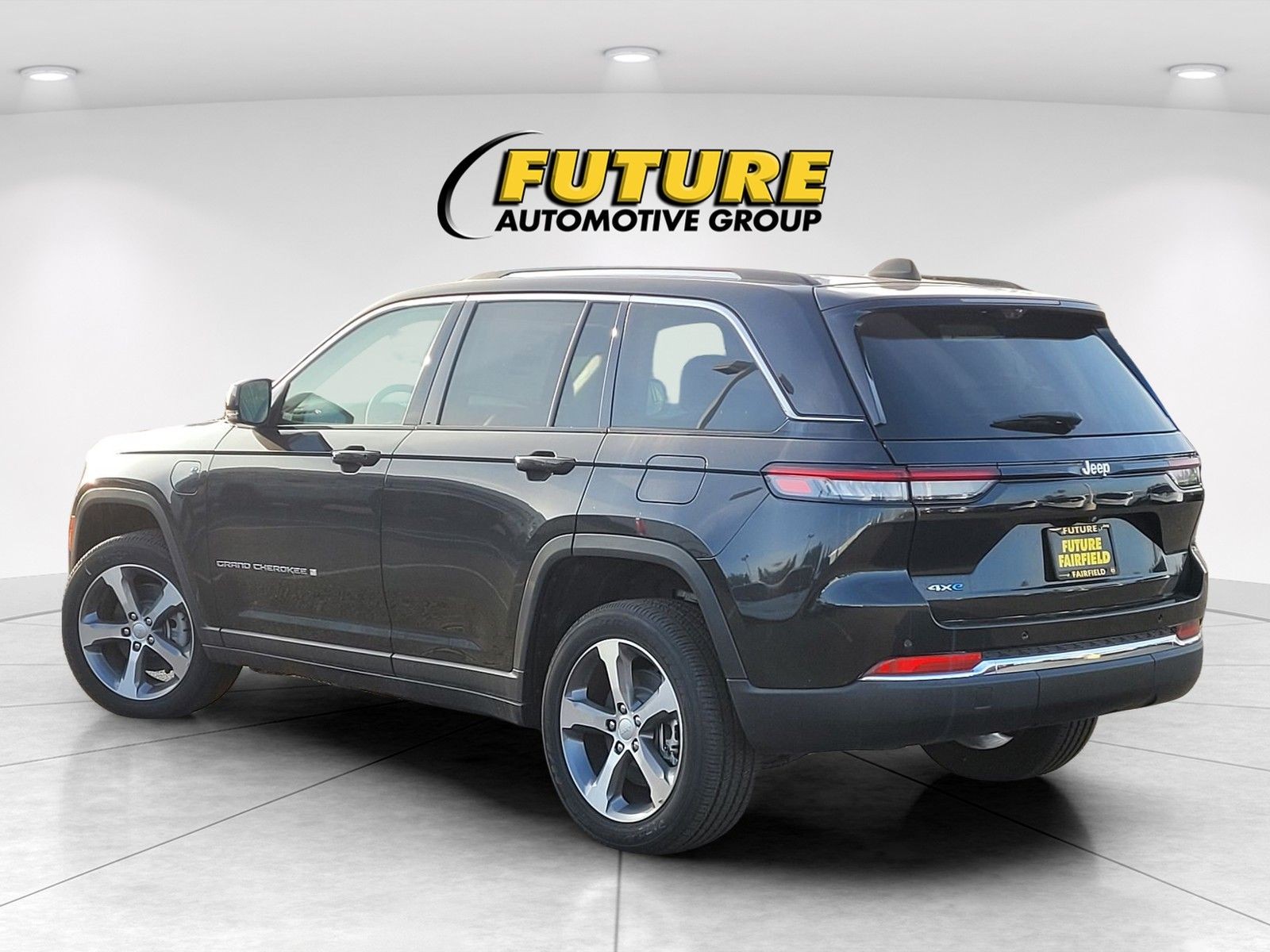 Used 2024  Jeep 4xe image 6