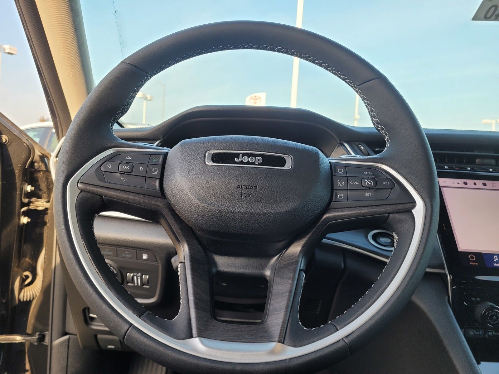 Used 2024  Jeep 4xe image 19