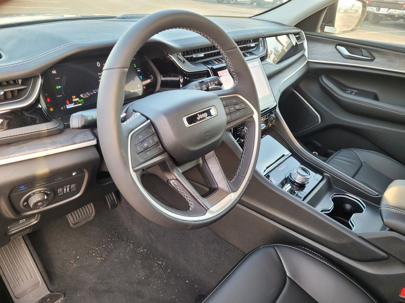 Used 2024  Jeep 4xe image 36