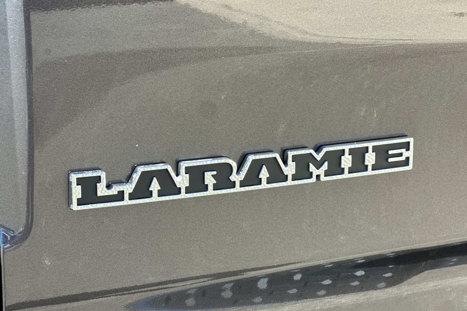 New 2026 Granite Crystal Metallic Clear-Coat Exterior Paint RAM Laramie image 25