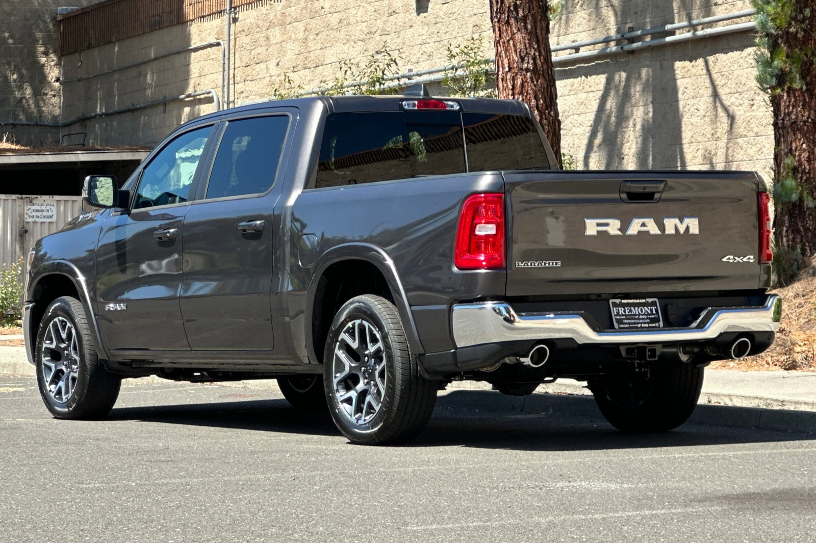 New 2026 Granite Crystal Metallic Clear-Coat Exterior Paint RAM Laramie image 5