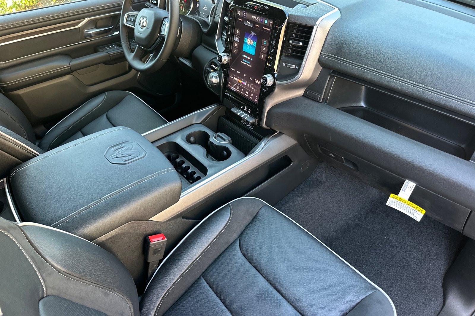 New 2026 Granite Crystal Metallic Clear-Coat Exterior Paint RAM Laramie image 14