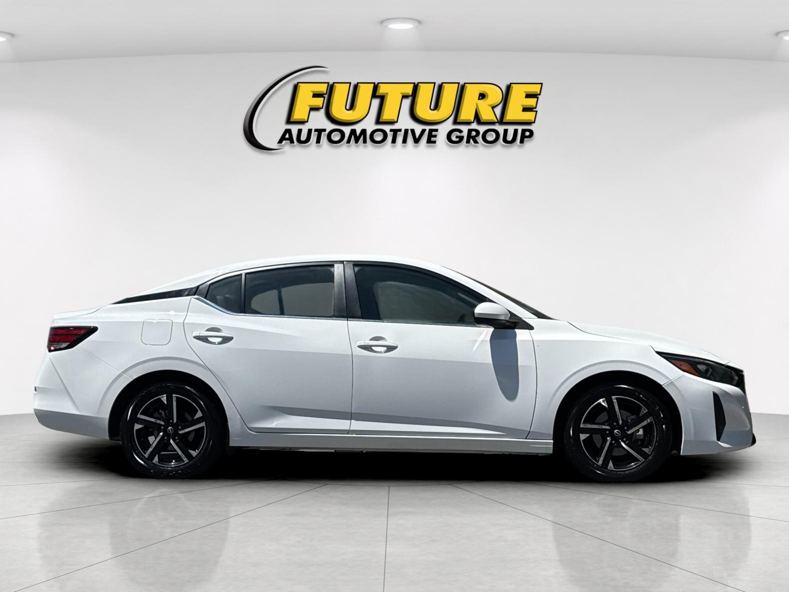 Used 2024 White Nissan SV image 3