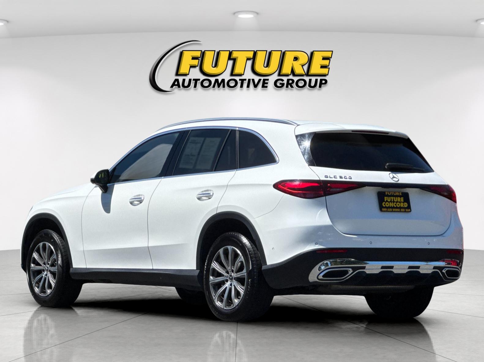 Used 2024 White Mercedes-Benz GLC 300 image 6