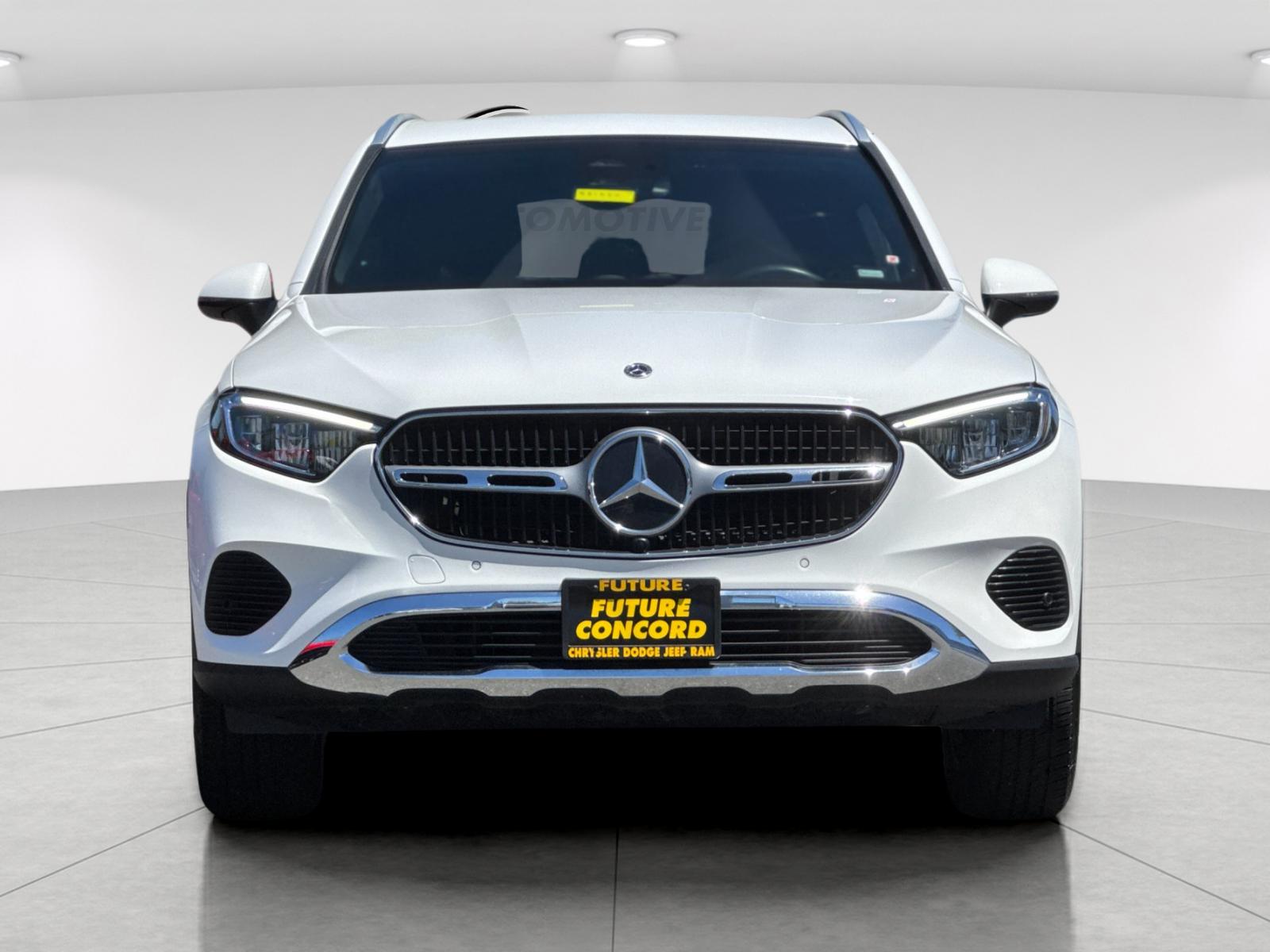 Used 2024 White Mercedes-Benz GLC 300 image 9