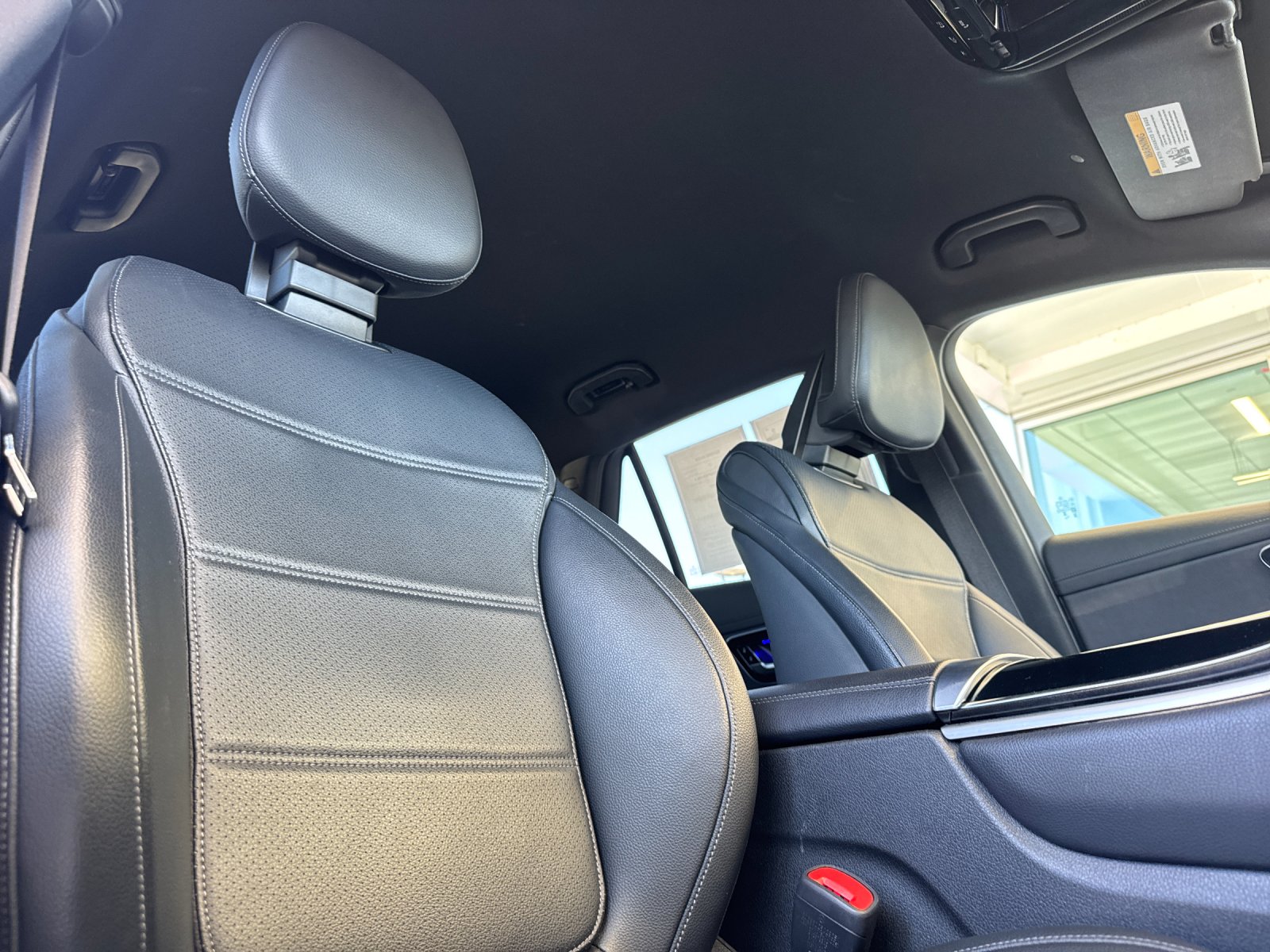 Used 2024 White Mercedes-Benz GLC 300 image 17