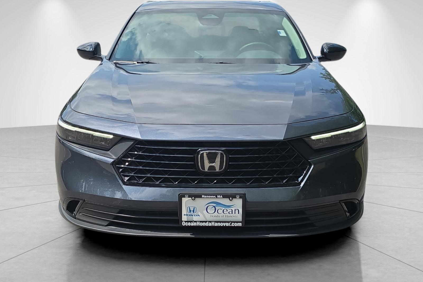 Used 2025 Meteorite Gray Metallic Honda SE image 8