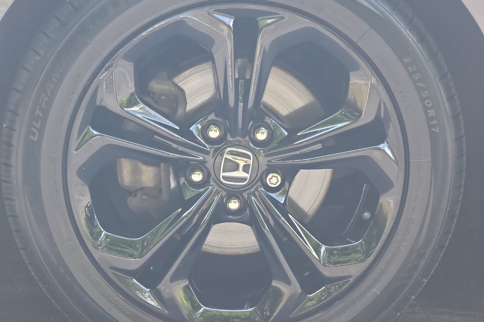 Used 2025 Meteorite Gray Metallic Honda SE image 23