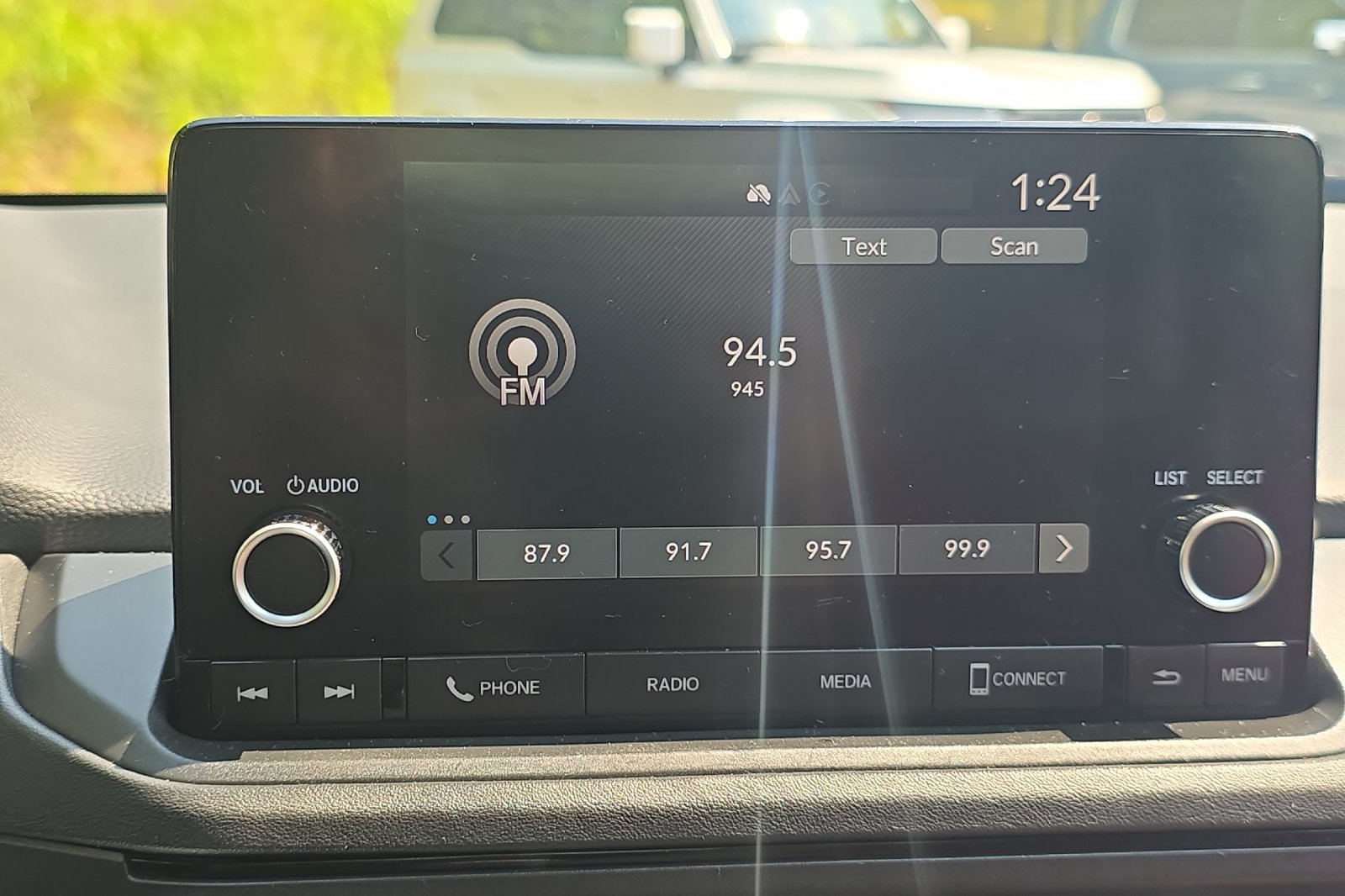 Used 2025 Meteorite Gray Metallic Honda SE image 18